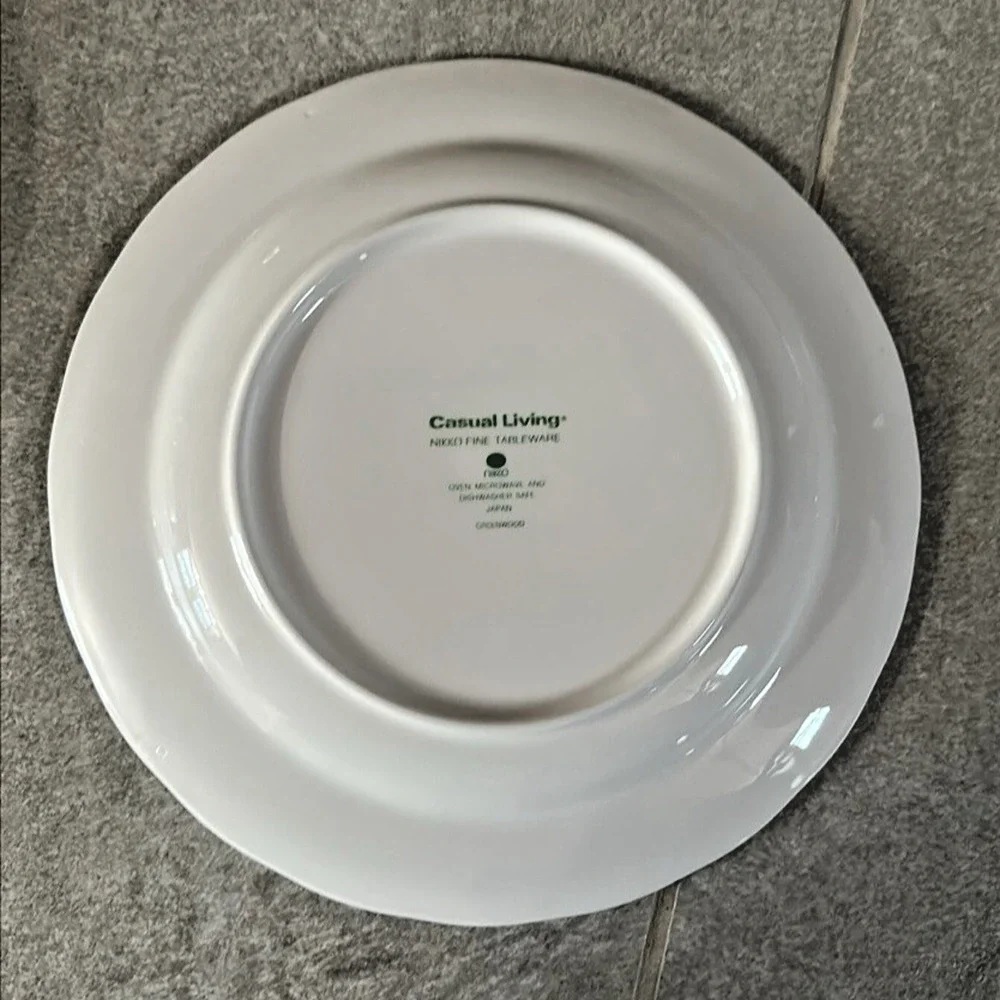 Set of 2 Casual Dinning Nikko Fine Tableware GreenWood Ivy Dinner Plates 10 Inch